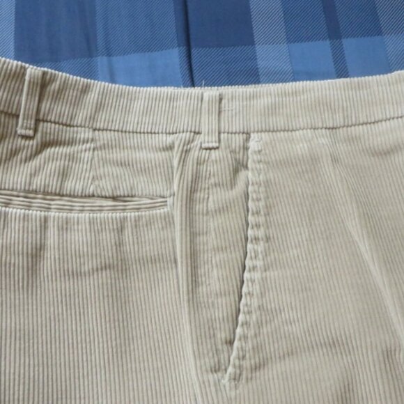 Tan Corduroy Pants / Khaki / Jeans - 90's Era HAGGAR - Size 33x32 - Picture 3 of 11